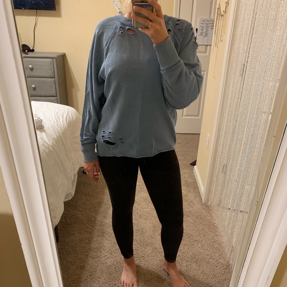 Faux-Ripped Oversized Sweatshirt!